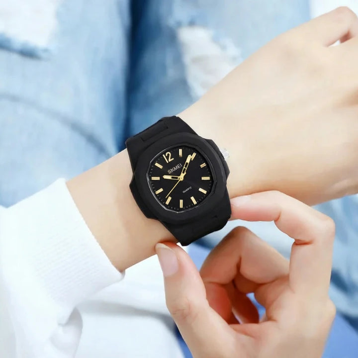 SKMEI 1717 Unisex Casual Watch Gold Case & Black Rubber Strap